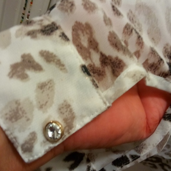 Jennifer Lopez blouse - Picture 5 of 8